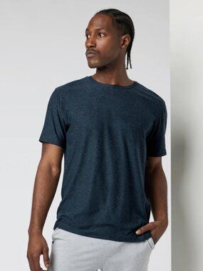 Vuori Strato Tech Tee in Navy Heather Blue Size XL